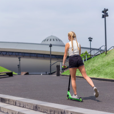 HS106 BLACK-GREEN STUNT SCOOTER NILS EXTREME