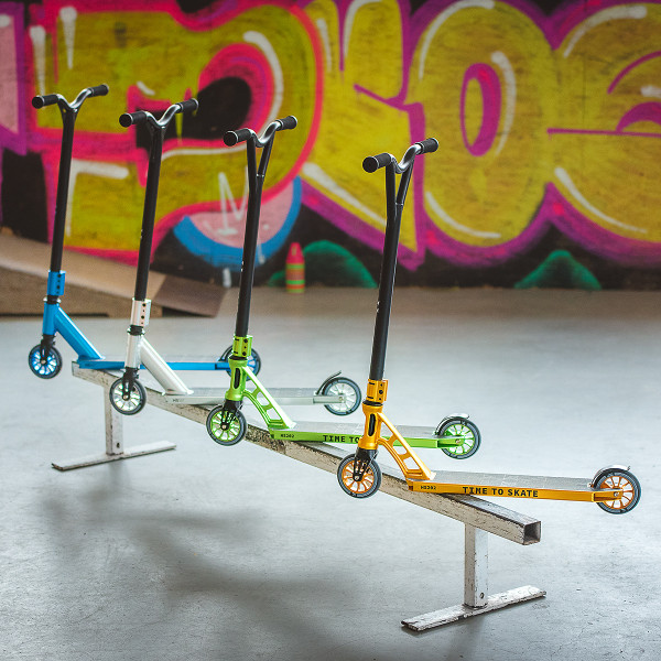 HS202 PRO BLACK-GOLD STUNT SCOOTER NILS EXTREME