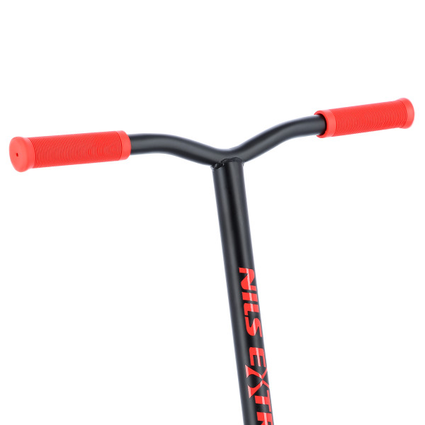 SCHWARZ-ROT STUNT ROLLER NILS EXTREME
