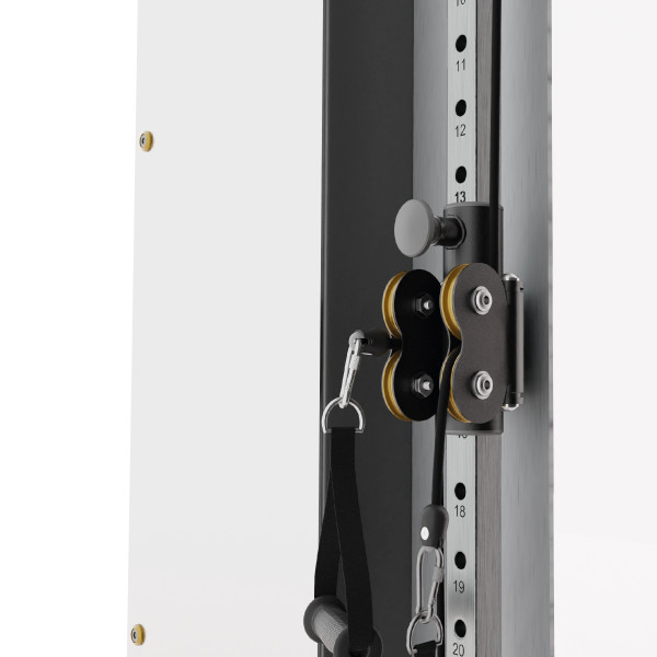 KRAFTSTATION MIT GEWICHTSBLOCK UND PNEUMATISCHEM WIDERSTAND COMMERCIAL HMS