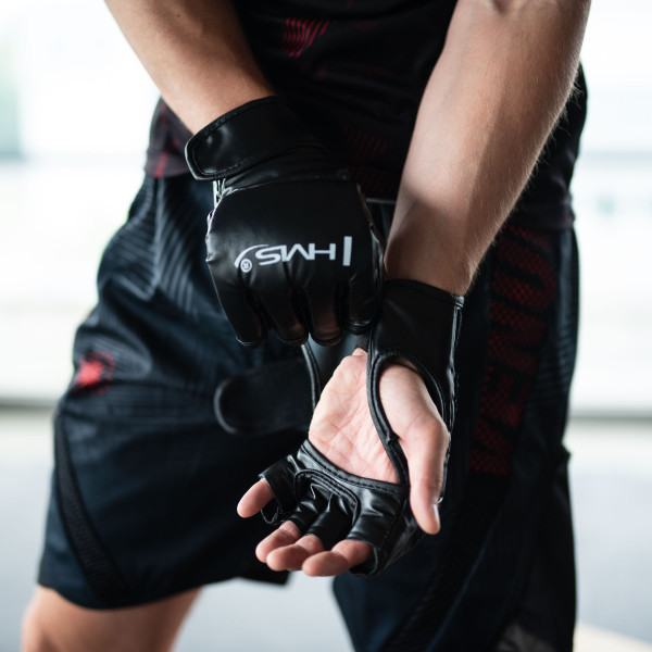 ELEKTRONISCHE BOXWAND BLUETOOTH MIT MUSIK UND HANDSCHUHEN HMS